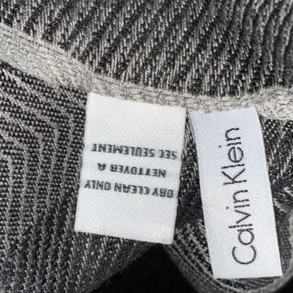 CK Lightweight Scarf - Picture 3 of 8